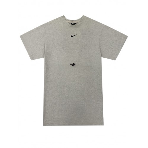 Nike Women Oversized Logo T-Shirt – Minimal Streetwear Style